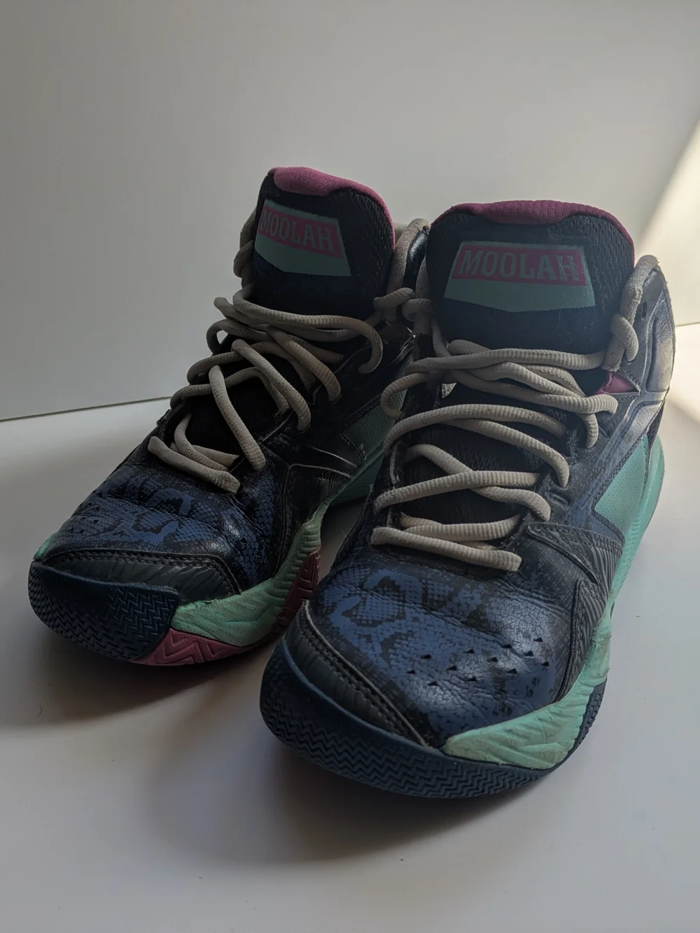 Moolah Accent Basketball Sneakers in Teal & Purple
